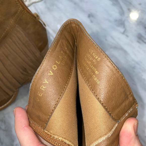 Like NEW! Very Volatile tan Fringe Bootie 6 - Picture 3 of 3